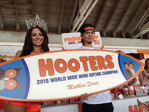 Hooters Worldwide Wing Eating Championship: Matt Stonie eats record breaking 241 chicken wings